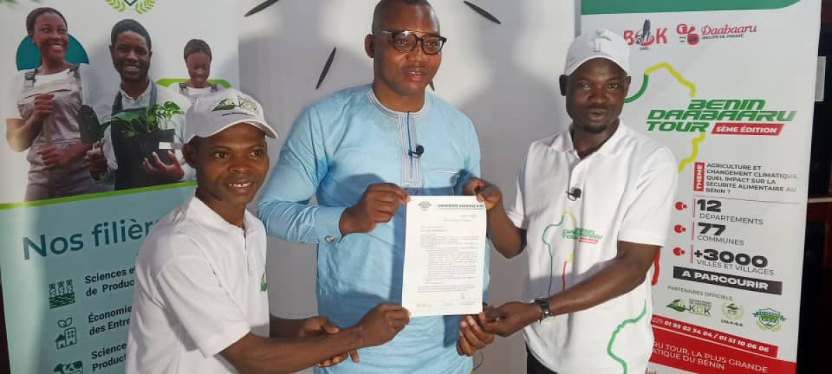 5è édition de bénin daabaaru tour: 40 demi-bourses distribuées aux communes par le groupe k-d.k
