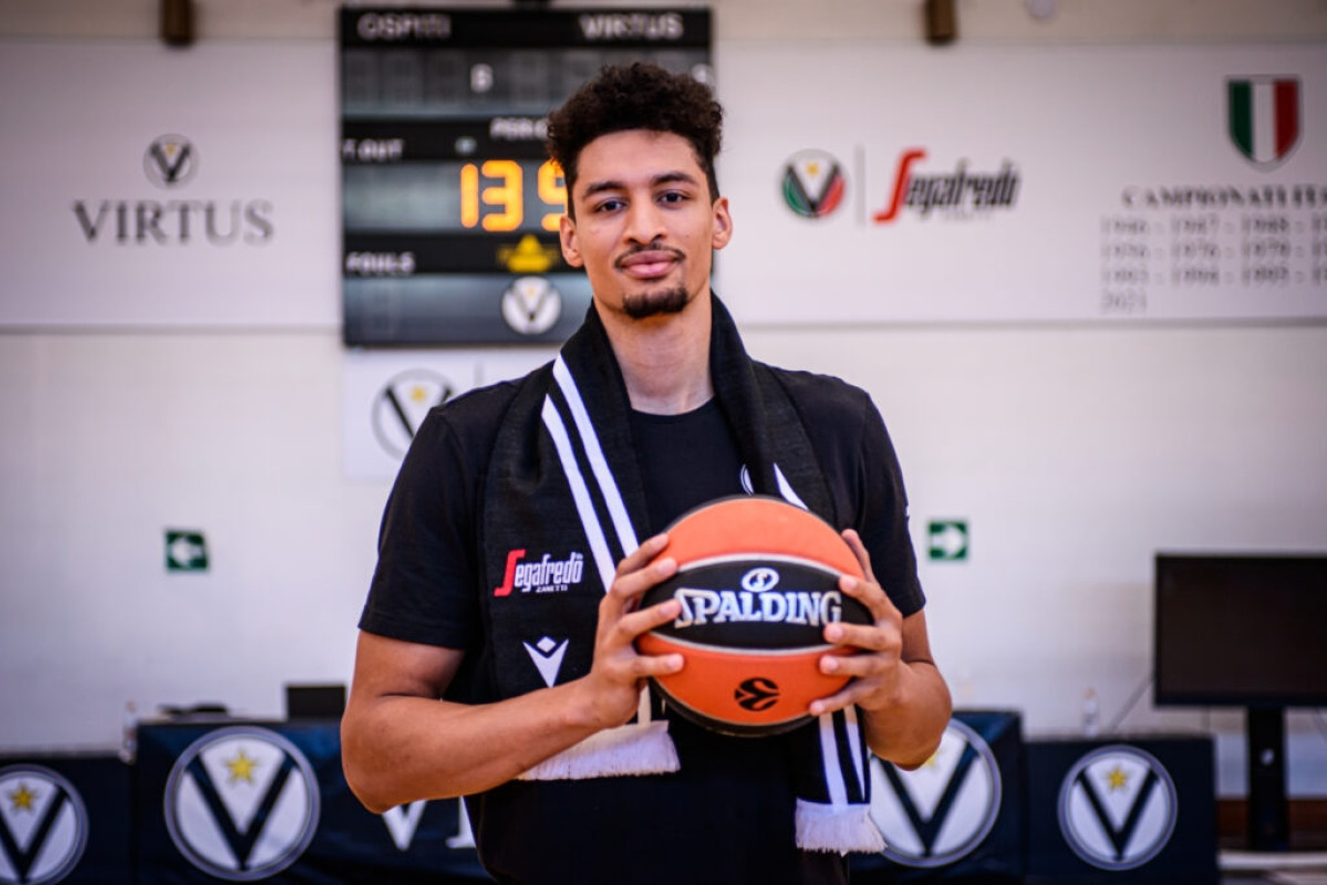 À LA JEUNESSE DE NATITINGOU : Ismaël Bako offre un terrain de basketball