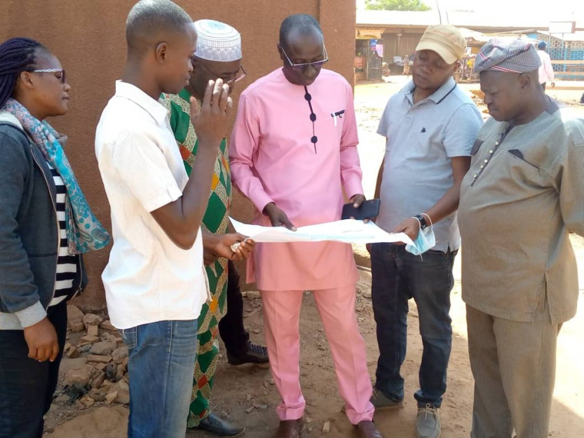 POURSUITE DES TRAVAUX DE CONSTRUCTION DU MARCHE CENTRAL DE PEHUNCO : Le maire Koto Orou Maré remet le site