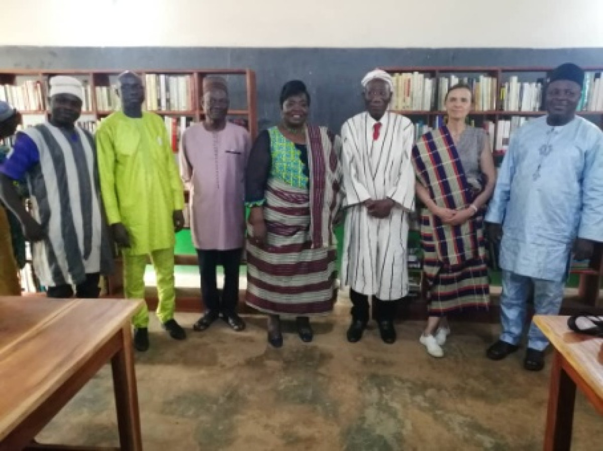 PÉHUNCO/GRÂCE AU LEADERSHIP DU MAIRE KOTO OROU MARÉ : L’Ong Asbl équipe la bibliothèque du Ceg 1 Péhunco