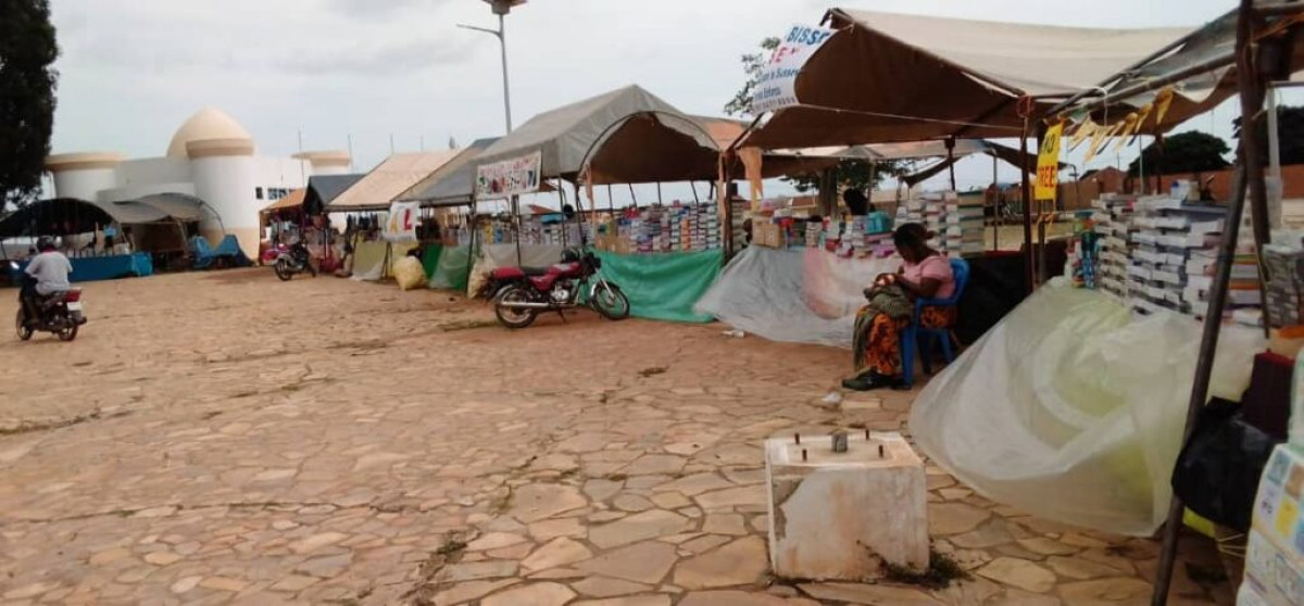 VENTE DE FOURNITURES SCOLAIRES À PARAKOU : Pas d’affluence pour l’instant