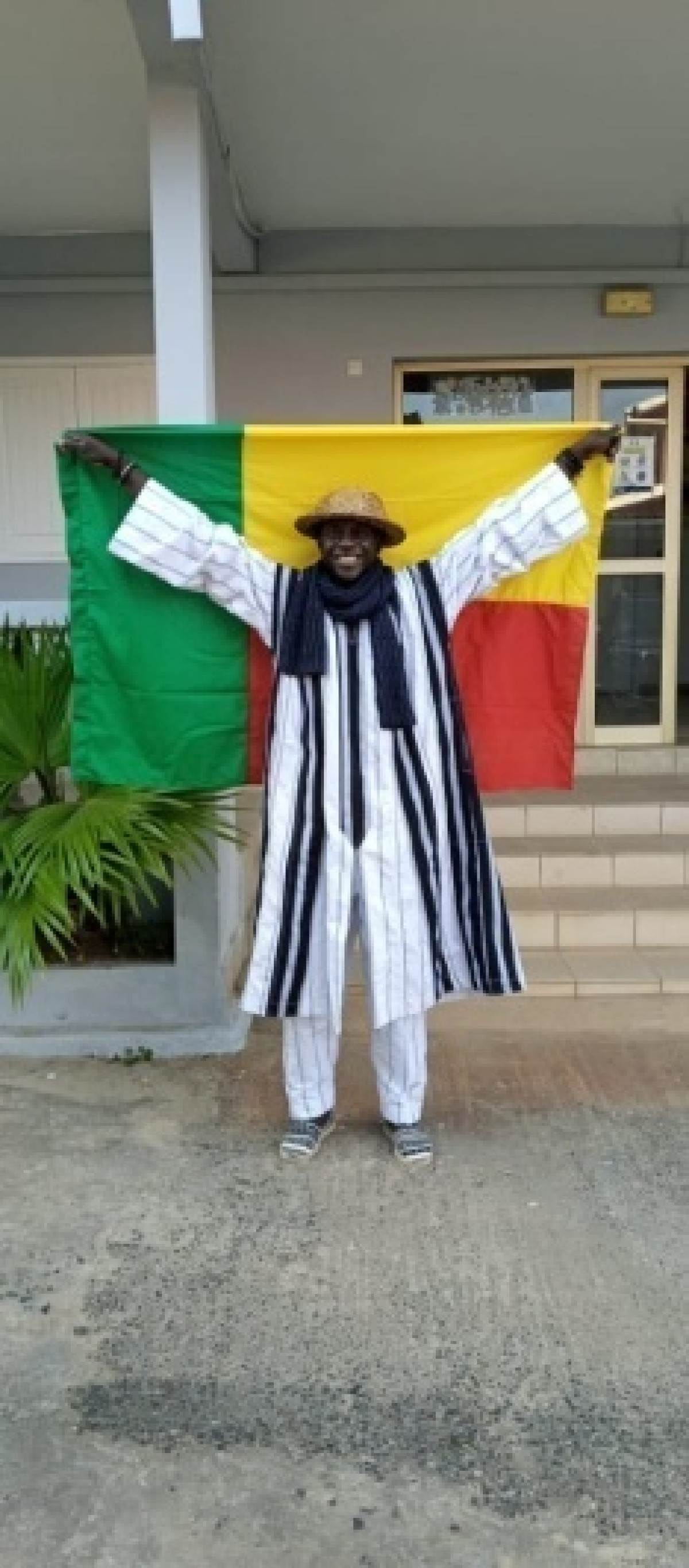1ÈRE ÉDITION DU FESTIVAL INTERNATIONAL DU LIVRE GABONAIS ET DES ARTS : Abdou Rahim Maboudou dit Bravo honore le Bénin à l&rsquo;échelle internationale