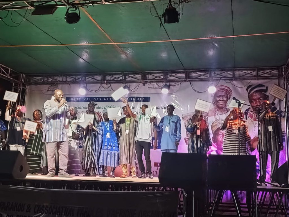PRÉVENTION DE L&rsquo;EXTRÉMISME VIOLENT AU BÉNIN PAR L&rsquo;ADECOB GRÂCE À LA COOPÉRATION SUISSE : Le festival “La nuit des griots pour la paix” célébré 