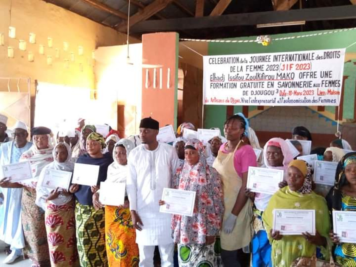 COMMÉMORATION DE LA JIF 2023 À DJOUGOU : El Hadj Zoulkifirou Mako initie une formation à l’intention des femmes