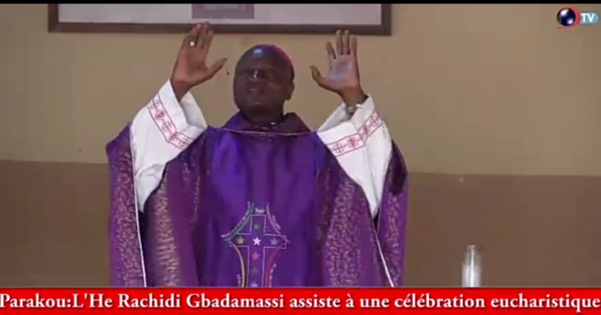 PARAKOU: L&rsquo;He Rachidi Gbadamassi assiste à une célébration eucharistique