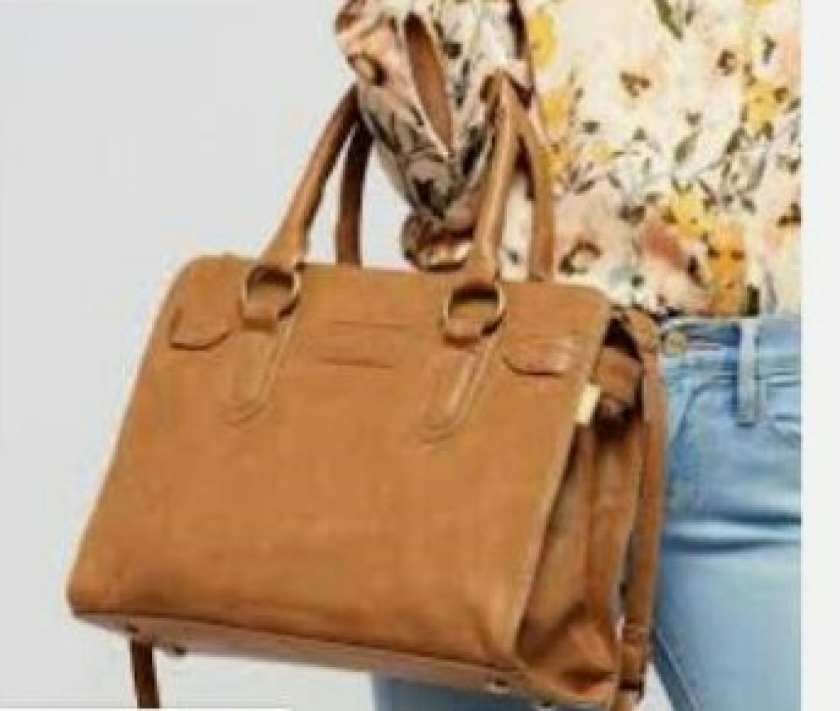 FASHION AND PRESENT-DAY TENDENCY : Women’s handbag, necessity or finery?