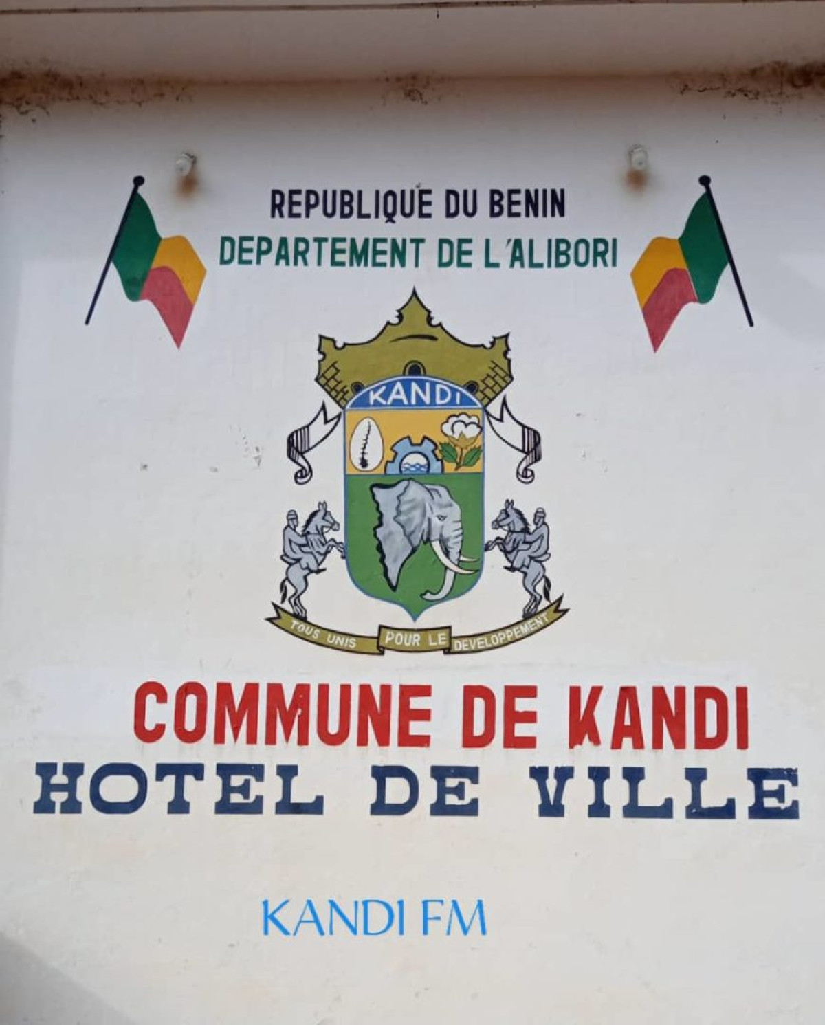 MAIRIE DE KANDI : Abibou Bachabi passe les commandes à Zinatou Alazi