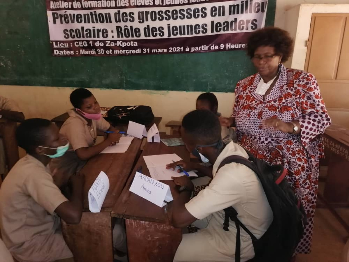 LUTTE CONTRE LES GROSSESSES PRECOCES ET NON DESIREES EN MILIEU SCOLAIRE : La Fondation Regard d&rsquo;Amour forme des élèves jeunes leaders du Zou