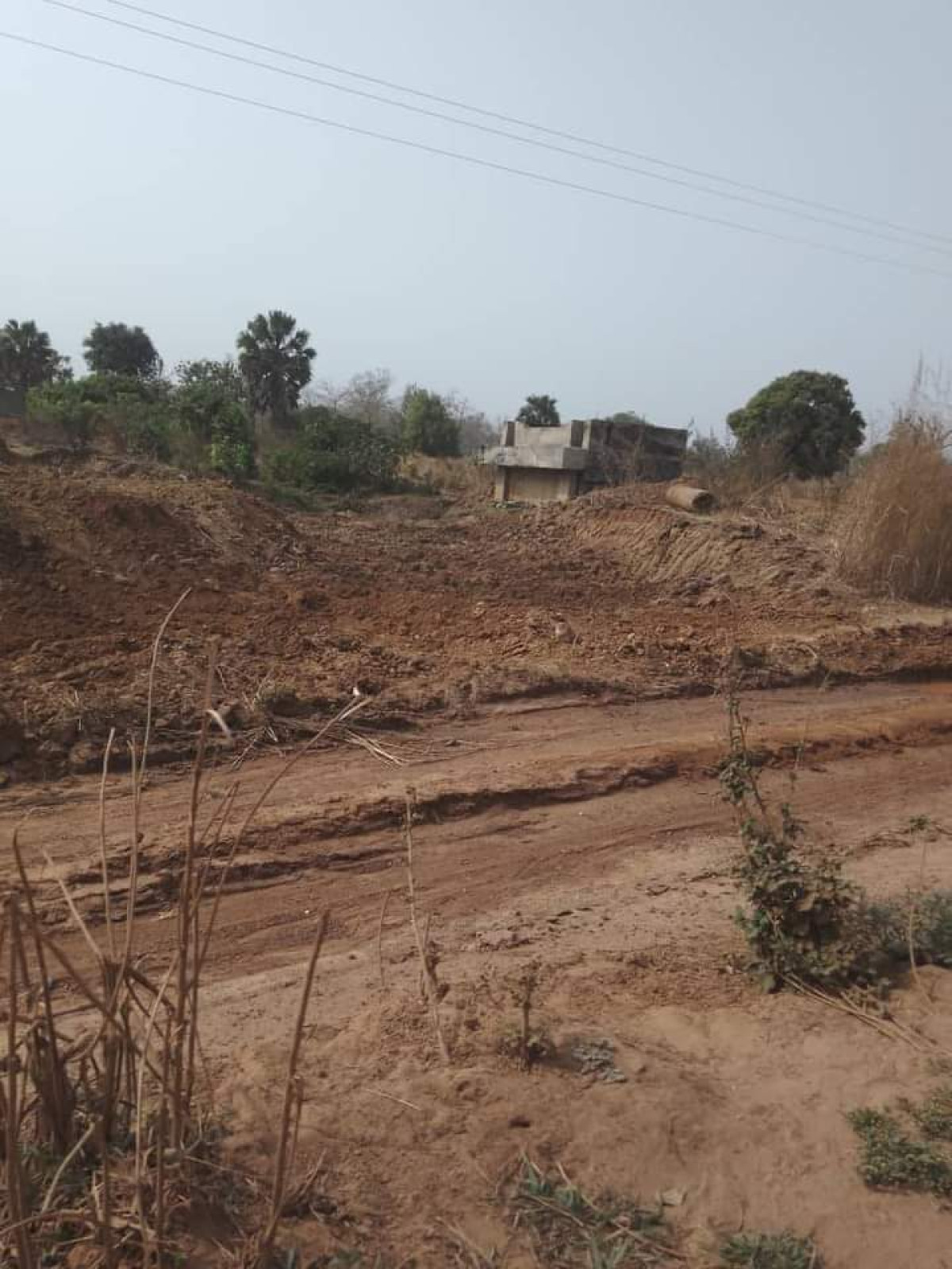 KOUANDÉ/ABANDONNÉ DEPUIS 2015 : La reprise des travaux du pont de Kankou enfin une réalité . La lutte de Daabaaru en passe de payer ?