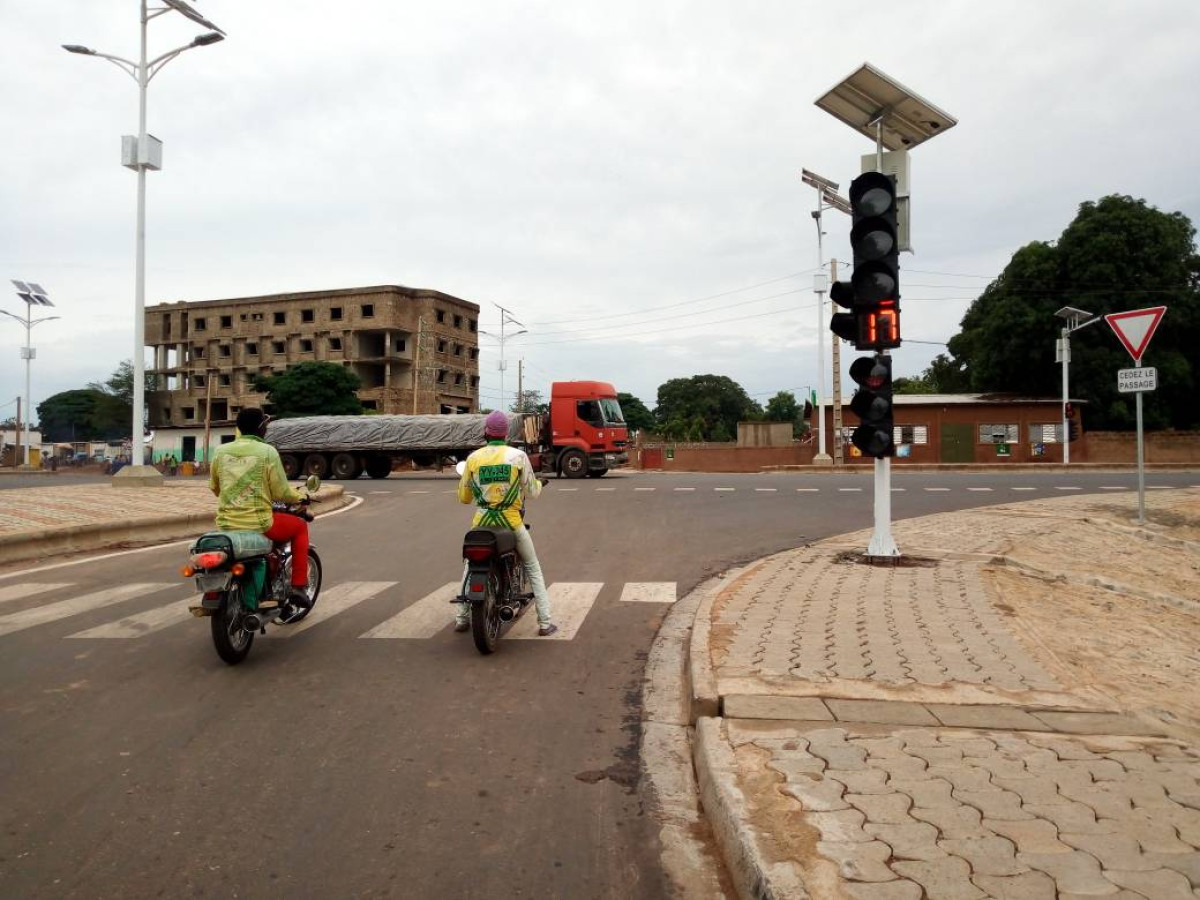 VIOLATION DES FEUX TRICOLORS A PARAKOU : Entre incivisme et ignorance des usagers de la route