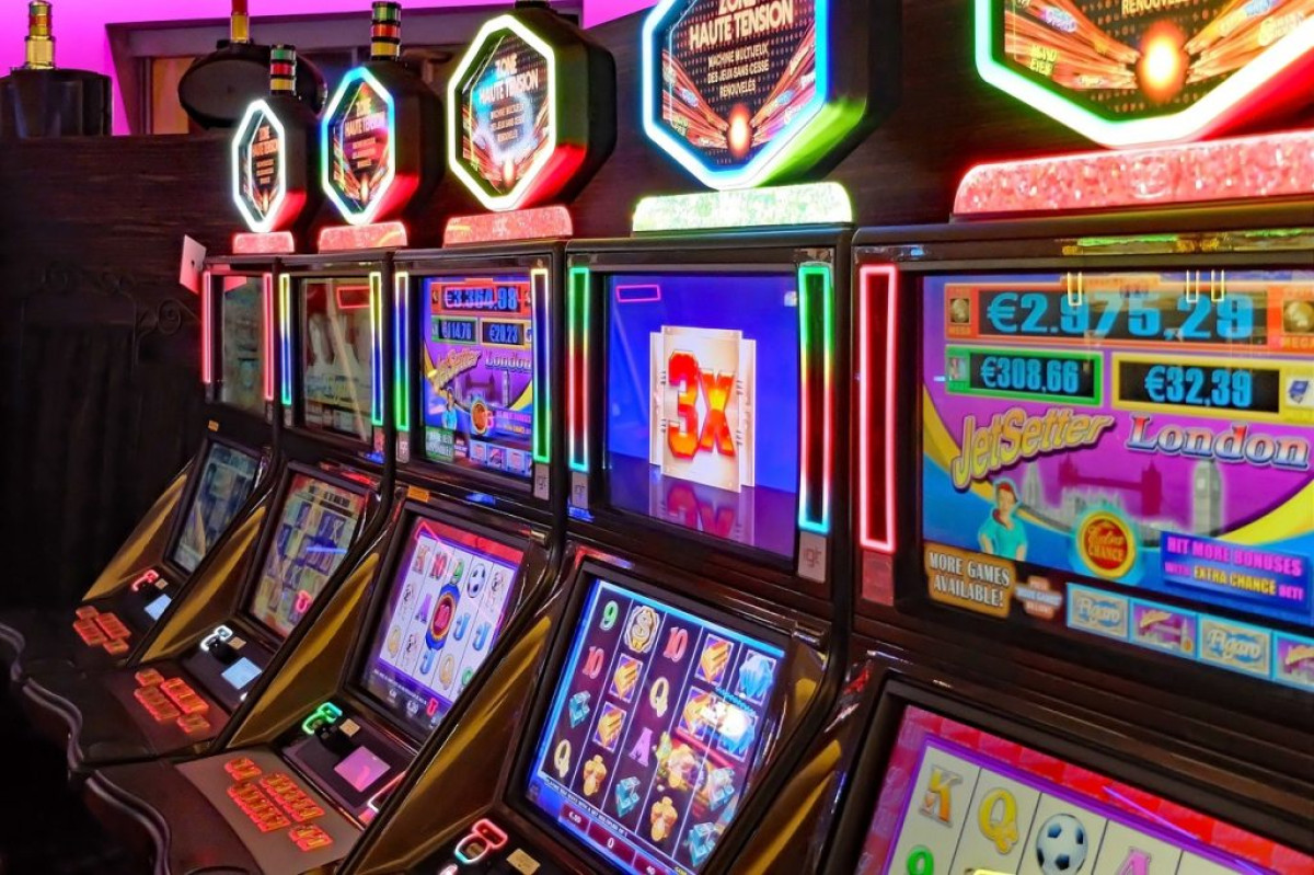 JEUX DE HASARD À PARAKOU :  Au cœur du paradis empoisonné
