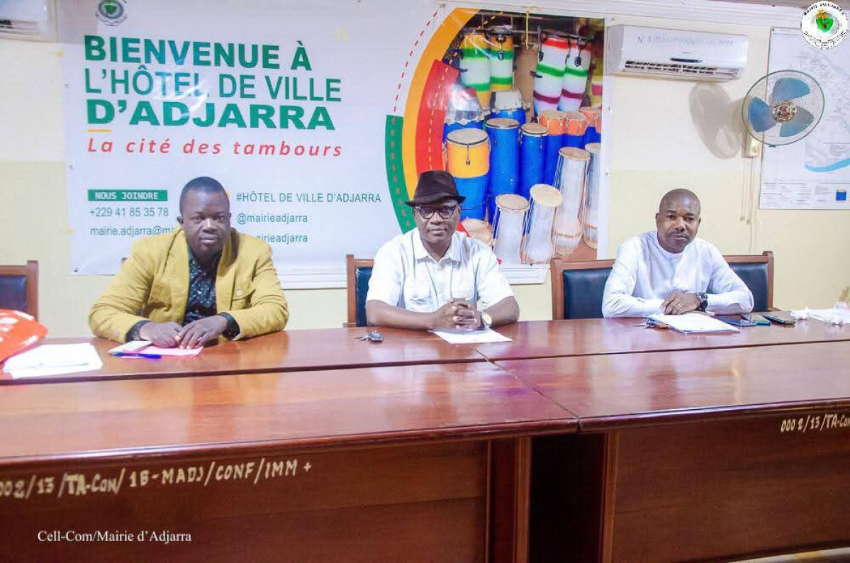 Débat d'orientation budgétaire 2026 à la mairie d'Adjarra: les élus s'engagent pour une commune plus ambitieuse