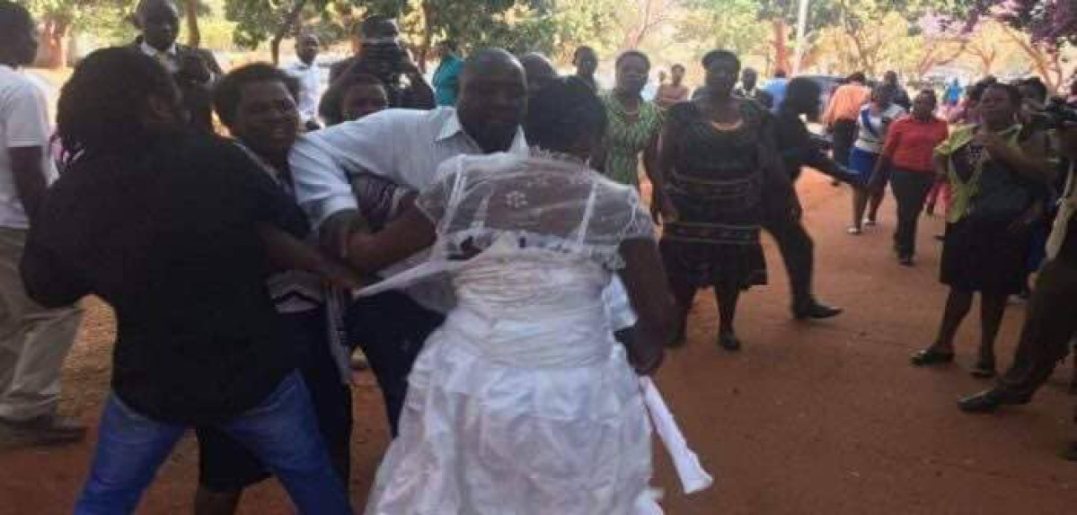 À CAUSE DE LA NOURRITURE  : Elle giffle sa belle-mère lors de la réception de son mariage