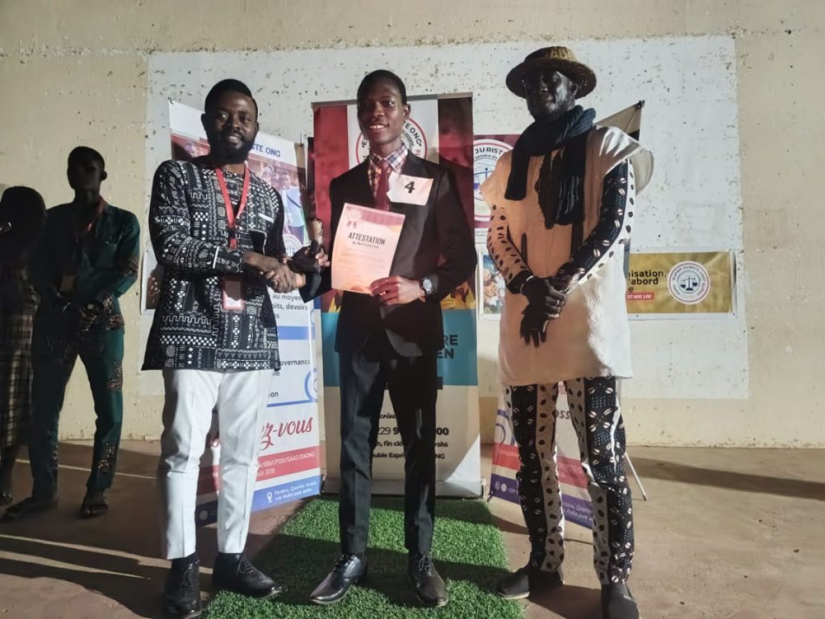 CONCOURS DE PLAIDOIRIE ET D&rsquo;ART ORATOIRE À L&rsquo;UNIVERSITÉ DE PARAKOU : Esprit Juriste Ong récompense les meilleurs