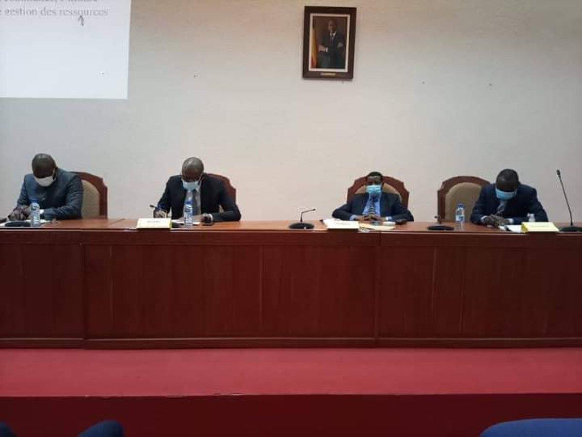 SUITE À LA SENSIBILISATION DES COMMUNES SUR LA GESTION DES FINANCES PUBLIQUES PAR LE MEF : Les résultats de la mission conjointe Contrôle financier-Conafil présentés aux acteurs communaux . Le maire Kouandé-Sounon salue l&rsquo;initiative