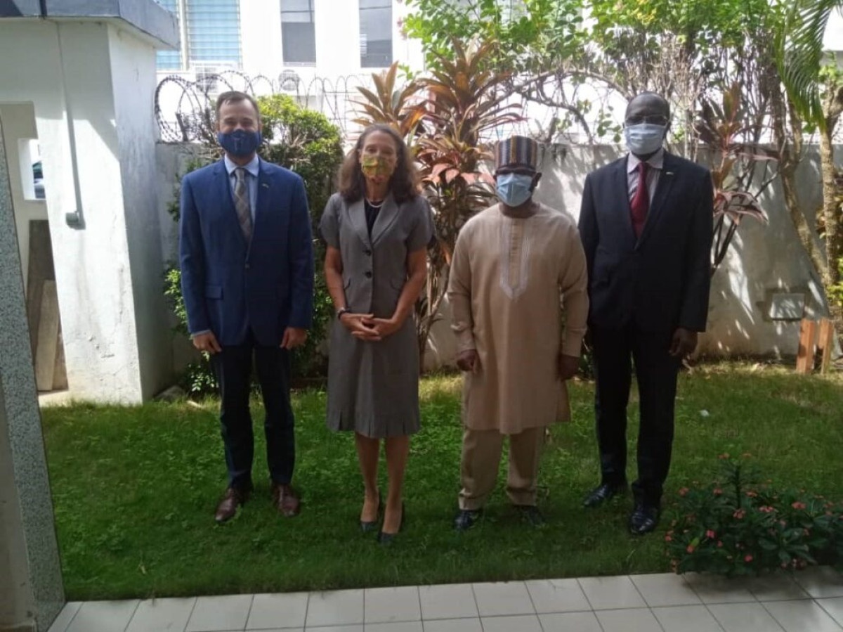 EN VISITE DE TRAVAIL A L’AUTORITE DE REGULATION DE L’ELECTRICITE DU BENIN : L’ambassadeur Mahoney réaffirme le soutien des Usa