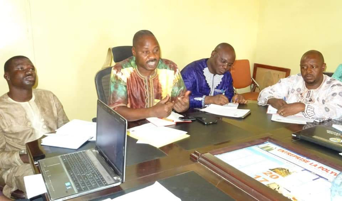 BONNES PERFOMANCES DU GUICHET UNIQUE DE NIKKI : Oumarou Lafia félicité pour ses efforts