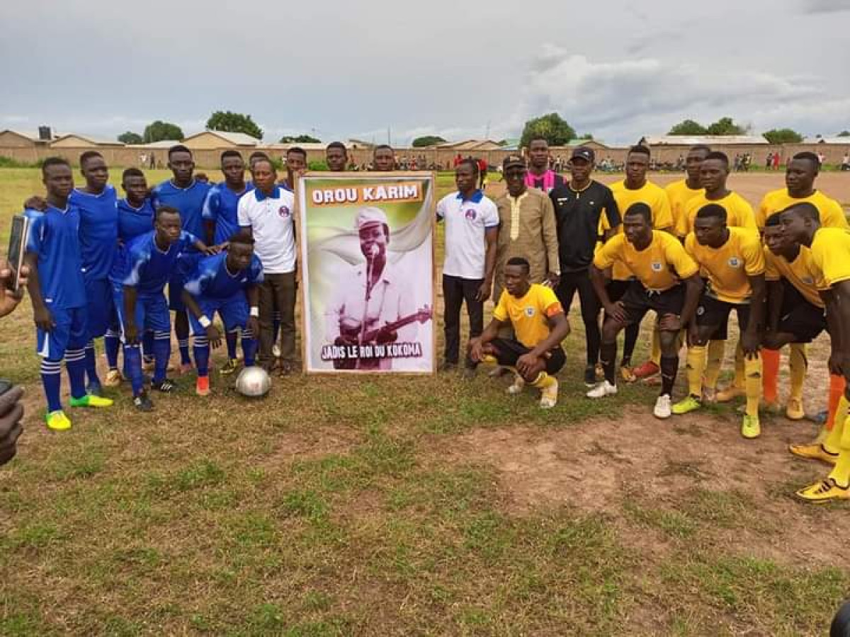 10 ANS APRÈS LE DÉCÈS DE L’ARTISTE OROU KARIM : Les populations s’en souviennent toujours . Garba Yaya immortalise l’artiste