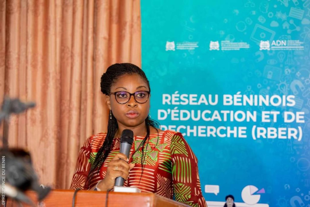 APPROBATION DE LA STRATÉGIE NATIONALE D’INTELLIGENCE ARTIFICIELLE 2023-2027 : L’Afria félicite le gouvernement béninois pour ses efforts . Le travail de la ministre Aurélie Adam Soulé paie à l’international