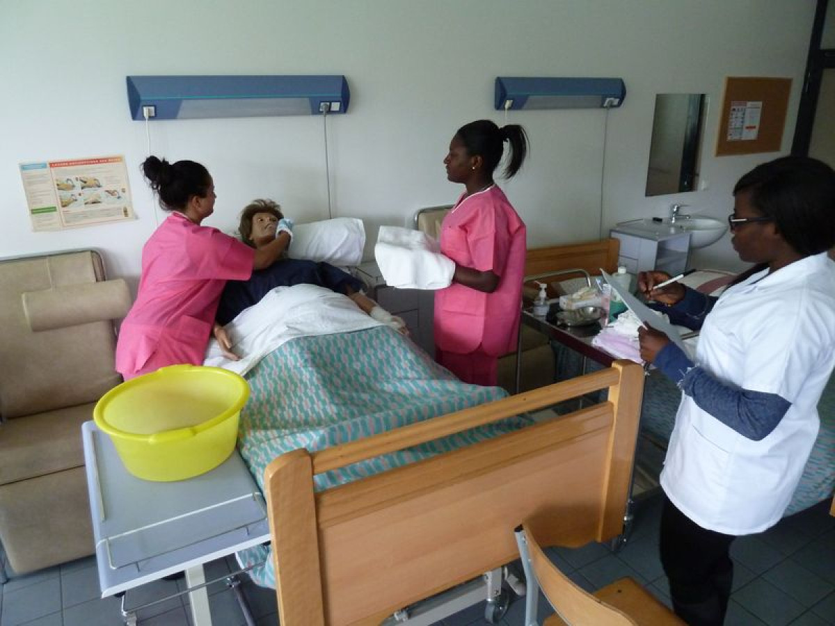 BÉNIN : Le recrutement de 550 professionnels de santé lancé