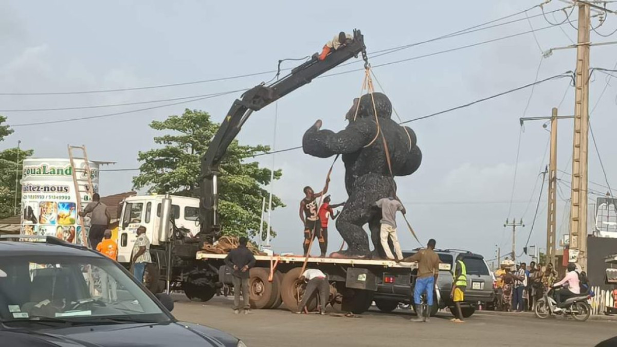 ABOMEY-CALAVI : Le géant gorille du carrefour Kpota dégagé