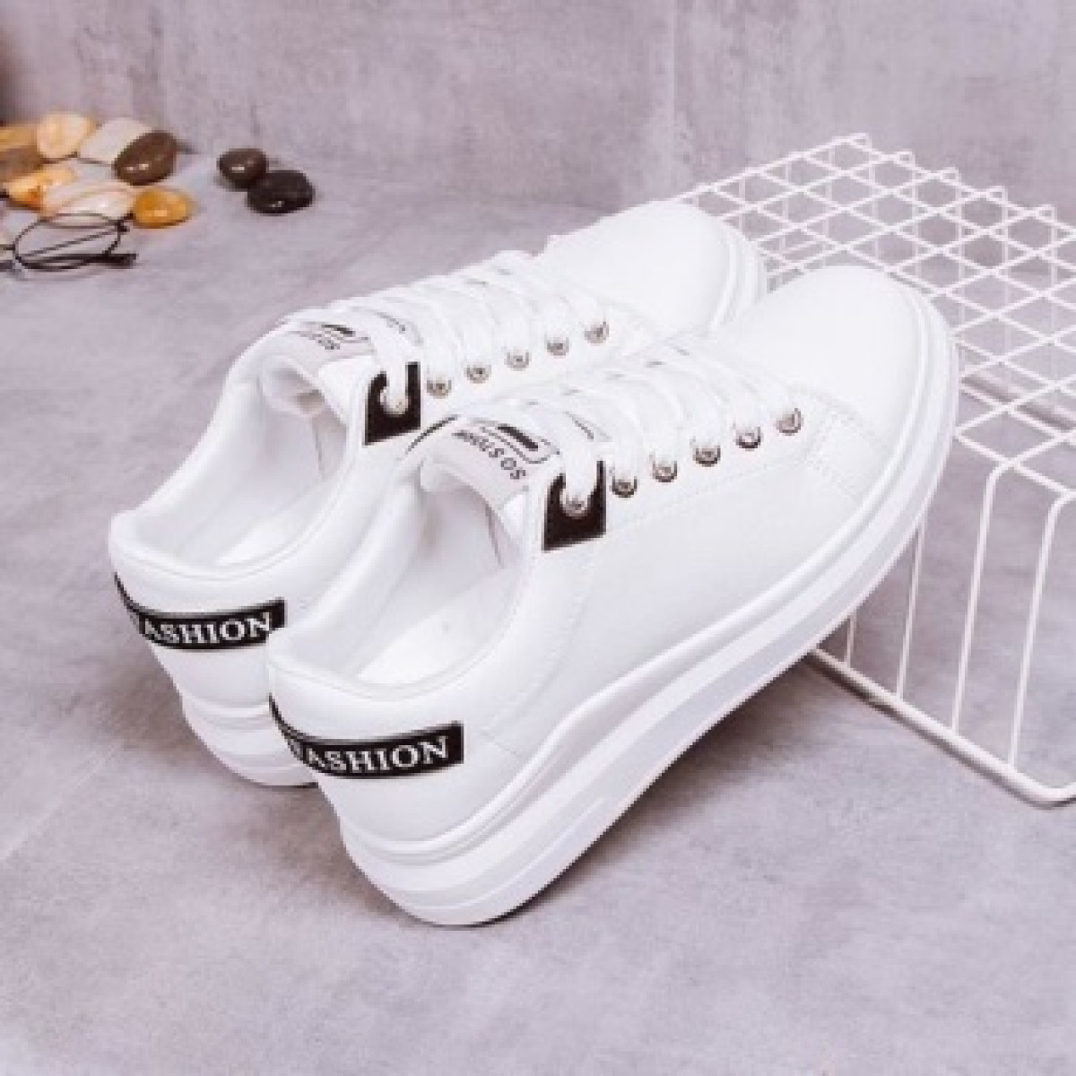 INSTANT FASHION : La chaussure basket, la nouvelle paire fétiche des fashionistas