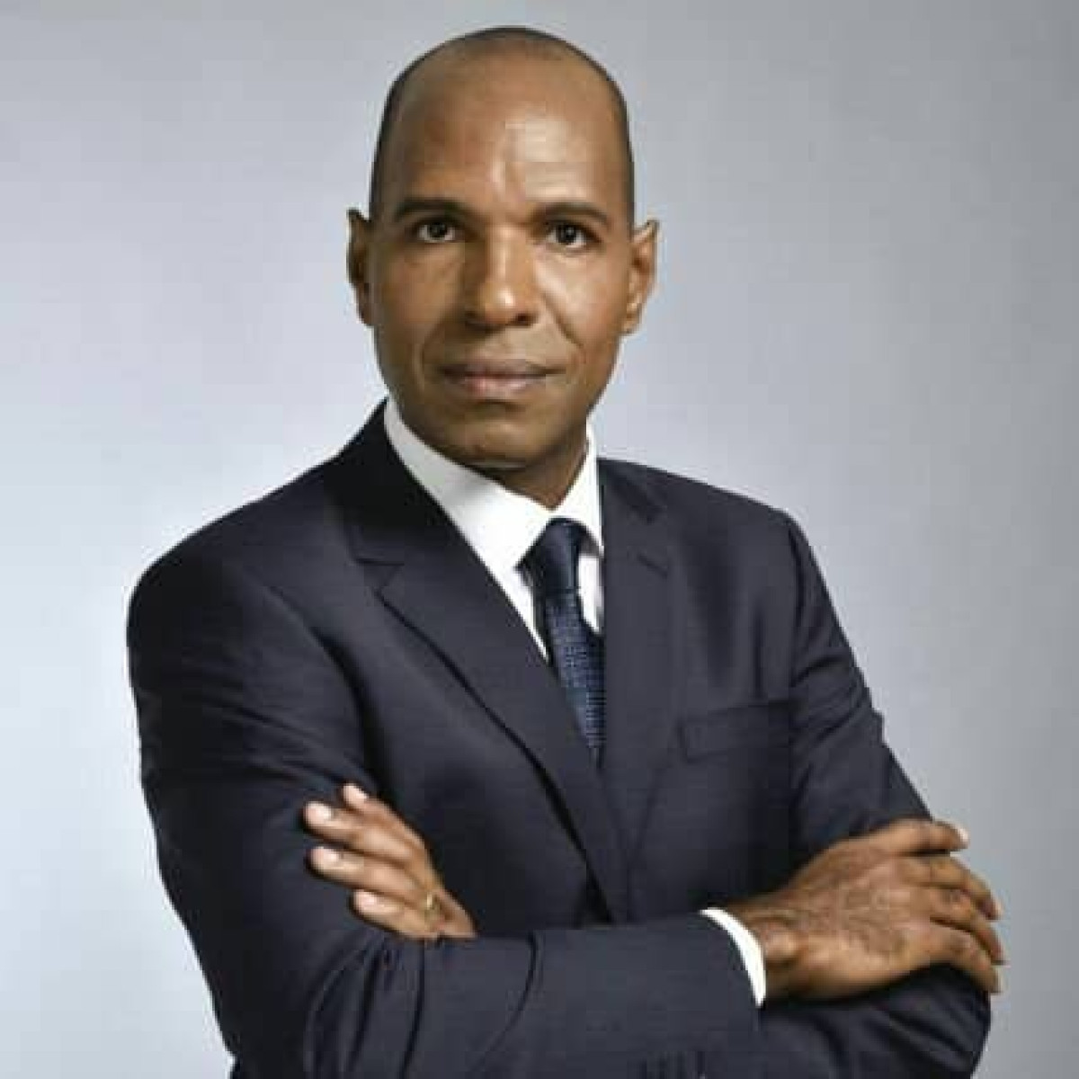 Pour Lutter contre le racisme: le député français Olivier Serva prend la nationalité béninoise