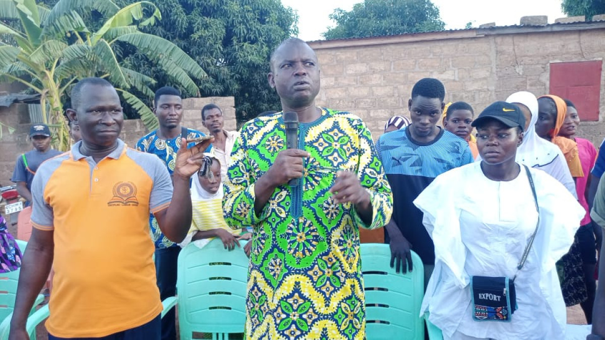 PARAKOU/GRANDE FINALE DES JEUX INTERCLASSES AU COMPLEXE PRIVÉ GRATIA PLENA : Sylvain Kponou, Alimatou Amidou et les siens satisfaits  . Le Ca3 Ibrahim Chabi Mama félicite et encourage les organisateurs