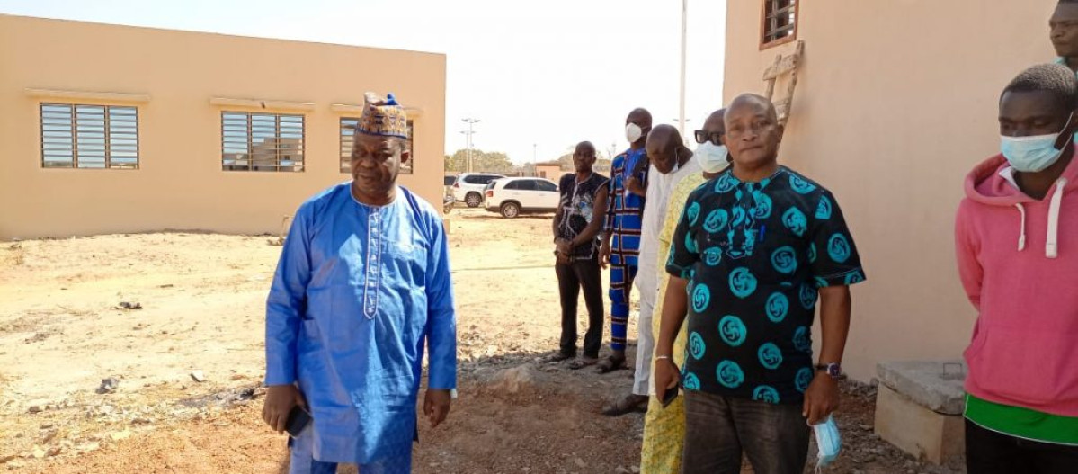 CONSTRUCTION DU CENTRE DU SPORT-ETUDE DE N&rsquo;DALI : Mathurin de Chacus satisfait de l&rsquo;évolution des travaux .Un taux d&rsquo;exécution de plus de 90%
