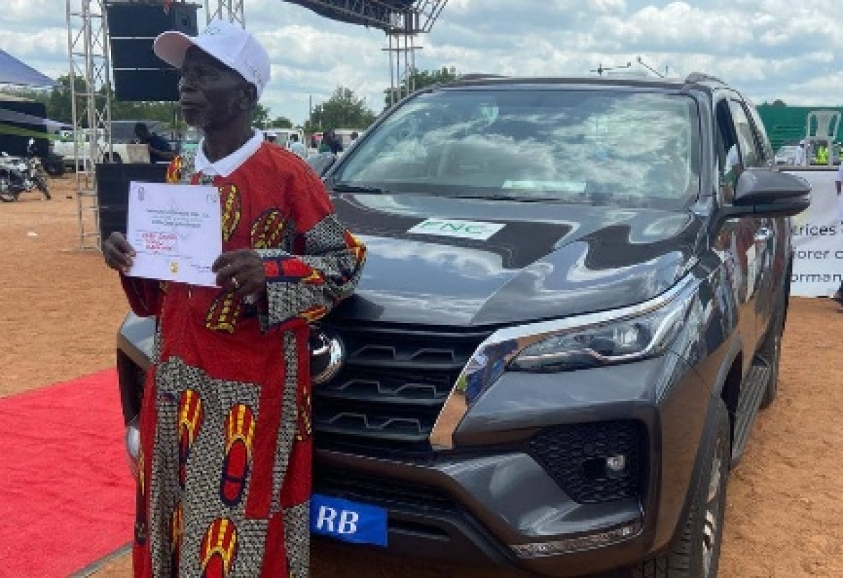 Don d&rsquo;une véhicule « Fortuner 4X4 » au meilleur cotonculteur du Bénin: la récompense mal inspirée et inappropriée de l&rsquo;Aic 