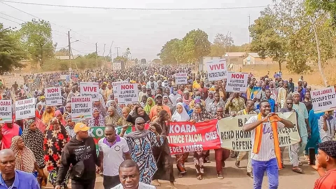 À travers une grande marche de prestation: Banikoara s'aligne derrière Sarako Tamou pour dire non au coup d'état