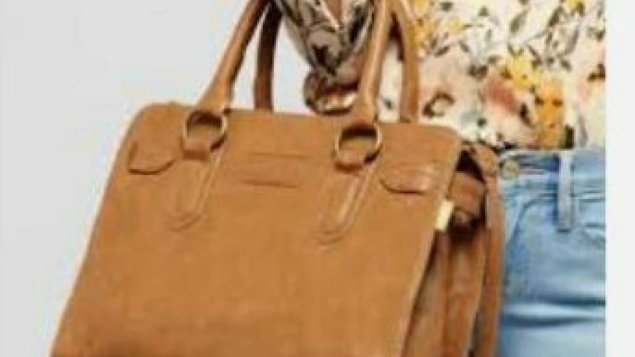 FASHION AND PRESENT-DAY TENDENCY : Women&rsquo;s handbag, necessity or finery?