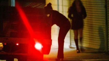 ABOMEY-CALAVI/MARIÉE AVEC TROIS ENFANTS : Une femme surprise par son mari en train de faire le trottoir