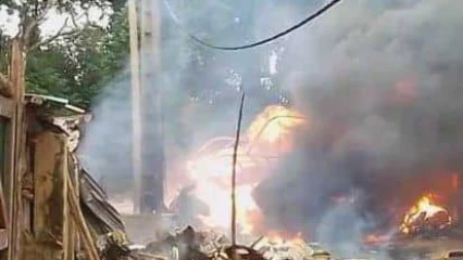 ABOMEY-CALAVI    :  Un camion chargé d&rsquo;essence frelatée prend feu à Akassato