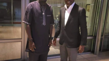 APRÈS SA BRILLANTE PRESTATION À LA CÉLÉBRATION DE LA FÊTE DE L&rsquo;INDÉPENDANCE, L&rsquo;artiste Kalamoulaï reçu par Patrice Talon