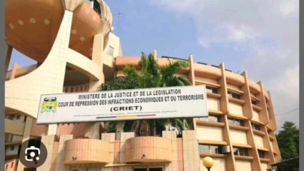 ARRÊTÉ À L&rsquo;AÉROPORT AVEC DE LA DROGUE DISSIMULÉE DANS DES VALISES  : Un nigérian risque 10 ans de prison à la Criet 