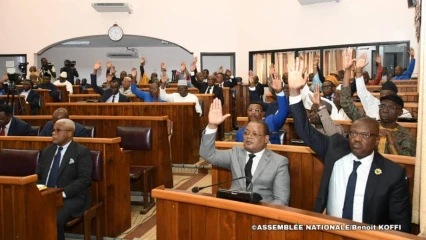 BENIN/ATTRIBUTION DE NOM DE FAMILLE AUX ENFANTS :  Voici ce que dit la nouvelle loi votée par les députés ce jour