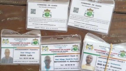 CONFECTION DES BADGES AUX AGENTS COLLECTEURS DE KANDI : Le maire Zinatou Alazi Osséini renforce la notoriété de sa commune