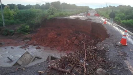 DÉGRADATION DE LA ROUTE INTER-ÉTAT N&rsquo;DALI-NIKKI-TCHICANDOU : Le pont de Kassakpéré, en réfection, a de nouveau cédé