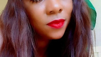 DEPIGMENTATION : L’artiste camerounaise Mani Bella décide d&rsquo;y mettre un terme