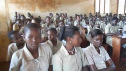 ÉDUCATION AU BÉNIN : Le port de la tenue kaki désormais obligatoire dans les établissements publics comme privés