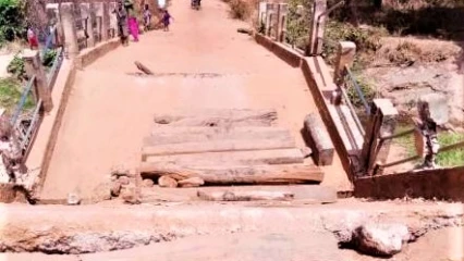 EFFONDREMENT DU PONT DU VILLAGE DE NASSOUKOU A KOUANDE : Le maire Kouandé-Sounon en larmes