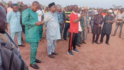 FINALE DU TOURNOI BLOC RÉPUBLICAIN DE PÉHUNCO : Le cheval blanc gagne mais Gbéboro Fc soulève le trophée . Coup d&rsquo;essai, coup de maître pour le maire Koto Orou Maré