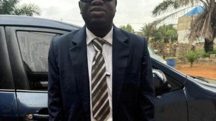 Inédit dans l'enseignement supérieur au Bénin: non-voyant, Dr Bio Bienvenu Boni devient enseignant d’université