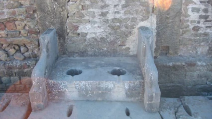 INSOLITE : Un présumé voleur jeté dans une latrine à Bohicon