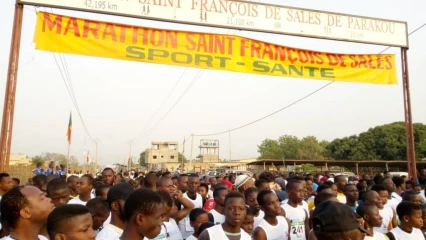MARATHON SAINT FRANÇOIS DE SALES DE PARAKOU : La course dans l&rsquo;amour pour l&rsquo;amour à l&rsquo;amour