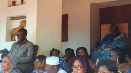 PALAIS ROYAL D&rsquo;ABOMEY : Patrice Talon chez le roi Dewenondé Gbêhanzin, une première