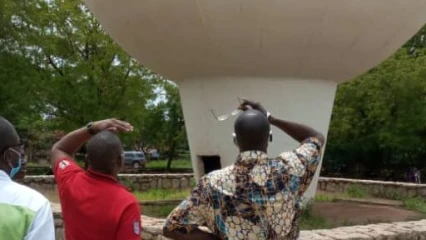 PARAKOU : Le Carrefour Bio Guerra y compris la statue bientôt réfectionné . Le maire Zimé toujours prompt