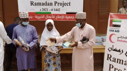 PARAKOU RAMADAN 2021/GRÂCE AU SOUTIEN DES EMIRATES RED CRESCENT : L&rsquo;Ong Al-Islaah fait don de vêtements aux personnes démunies
