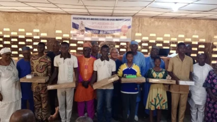 Promotion de l&rsquo;excellence au lycée Mathieu Bouké de parakou: l&rsquo;aae-lmb prime les meilleurs élèves au bepc et bac 2024  